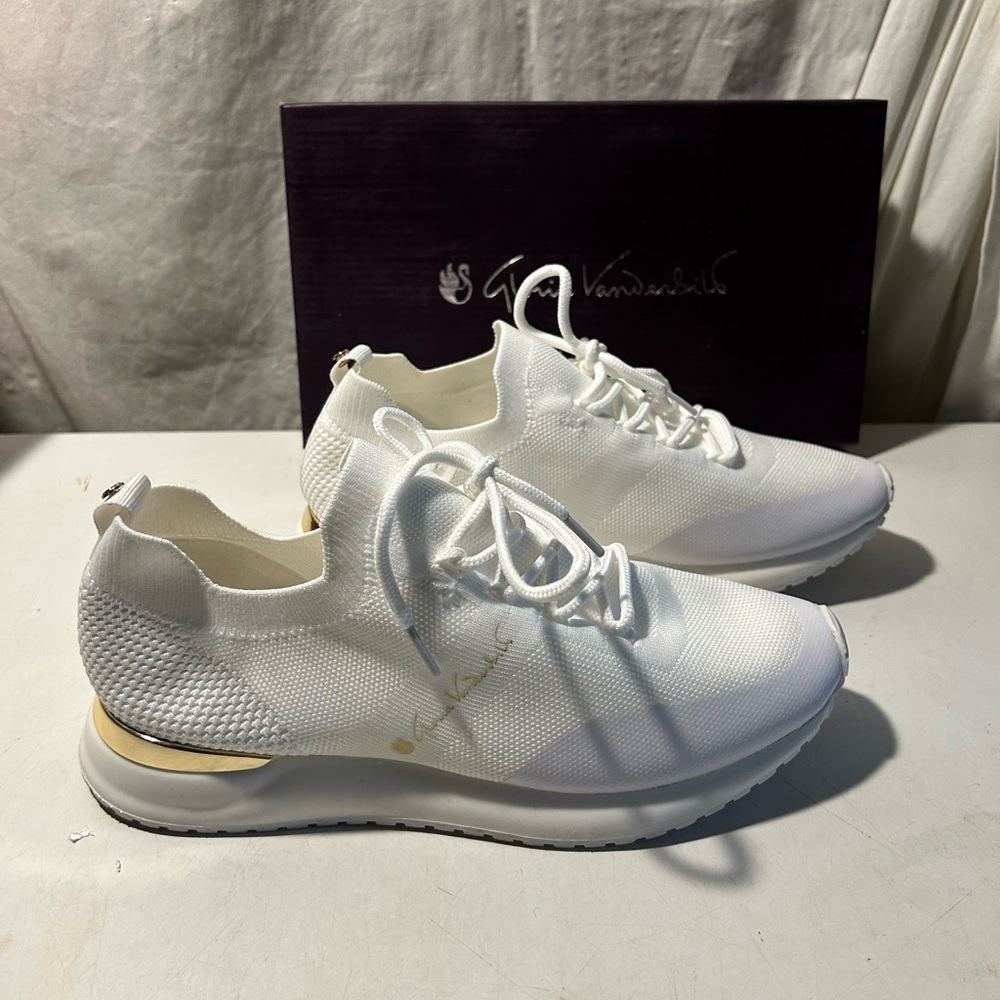 - Gloria Vanderbilt white sneakers lace up & gold trim on heel size 8.5 NWT